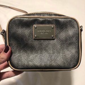 Michael kors crossbody bag